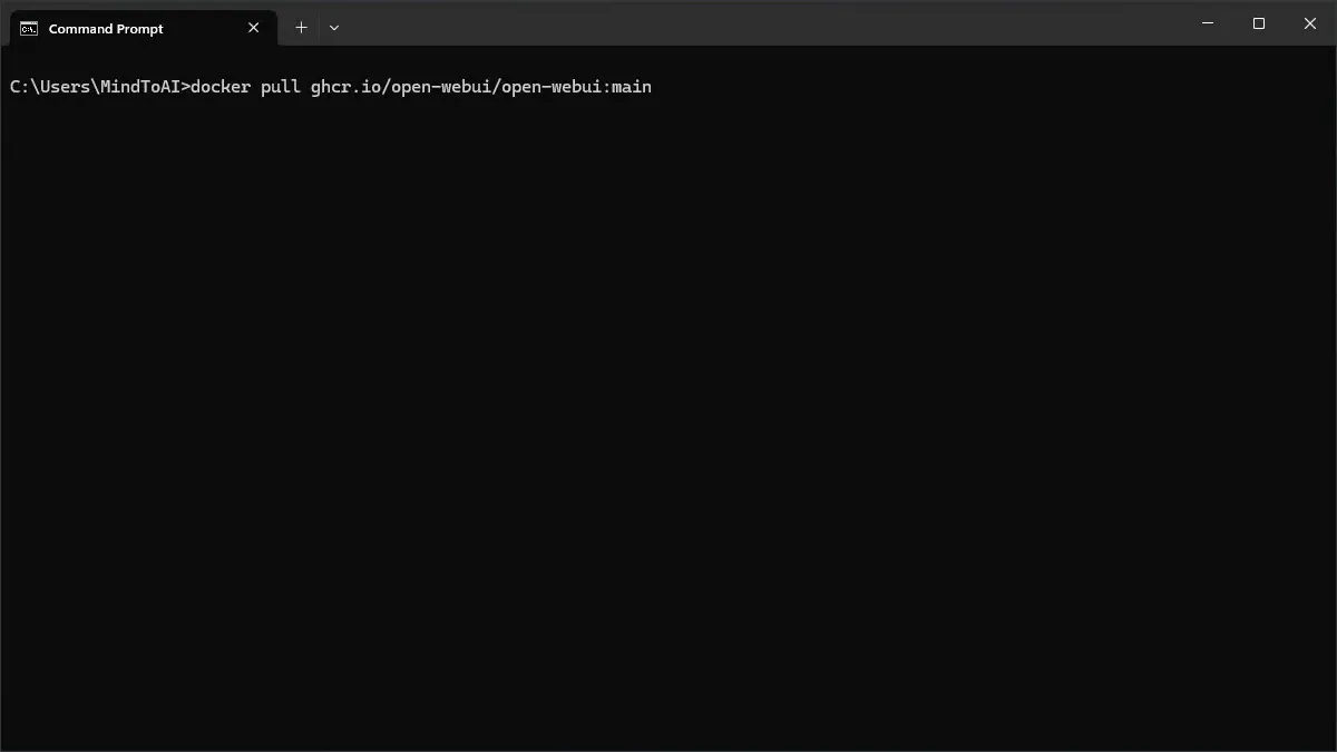 Command Prompt mengunduh image Docker Open WebUI terbaru